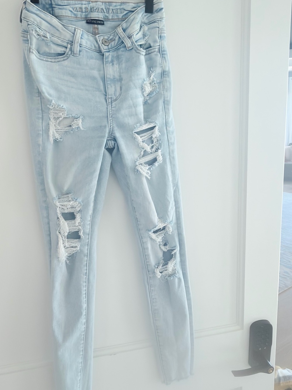 American Eagle Super Stretch Distressed Skinny Jeans Light Wash Size 2